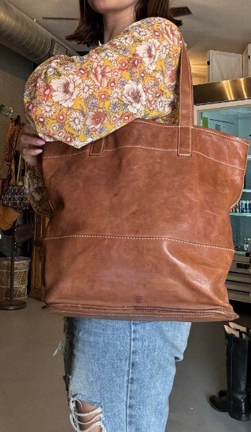 Frye tote deals